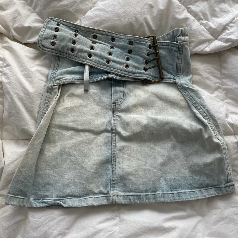 Bebe 00’s high waisted skirt